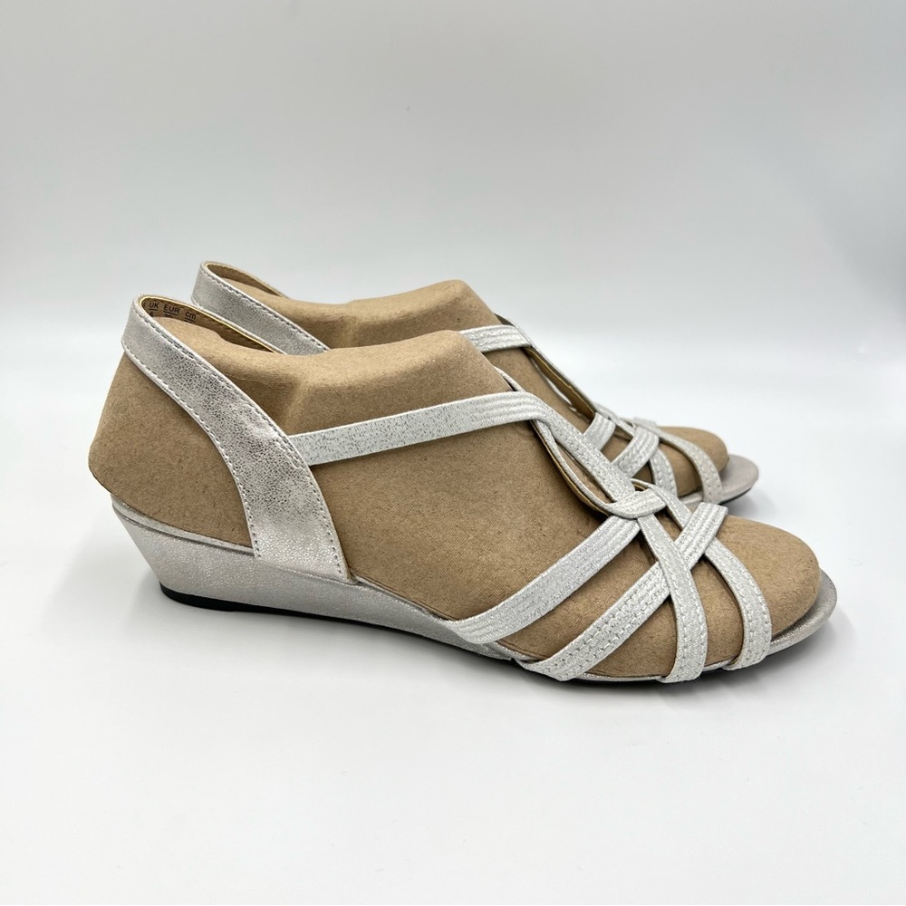 Life Stride Womens Size 8.5 Yaya Metallic Silver Low Wedges Sandals Heels Shoes